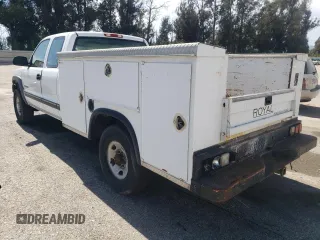 2002 Chevrolet Silverado 1500 with VIN 1GBHC29U22E300208, listed as a Copart auction lot 52234395 with Not Provided miles and Clean Title. Bid and sale history available at DreamBid. Image 2.