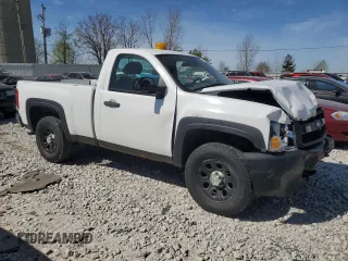 2008 Chevrolet Silverado 1500 1LT with VIN 1GCEK14038Z185958, listed as a Copart auction lot 54844445 with 295,042 mi miles and Clean Title. Bid and sale history available at DreamBid. Image 4.