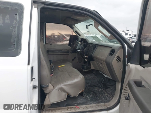 2008 Ford Super Duty F-250 SRW XL with VIN 1FTSX20R78EB67467, listed as a IAAI auction lot 41945924 with 98,158 mi miles. Bid and sale history available at carsss.com. Image 5.
