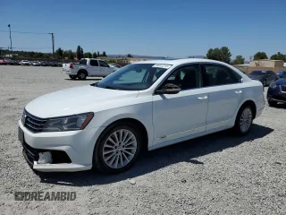 2017 Volkswagen Passat SE with VIN 1VWBT7A30HC013663, listed as a Copart auction lot 58043215 with 76,708 mi miles and Salvage title. Bid and sale history available at DreamBid. Image 1.