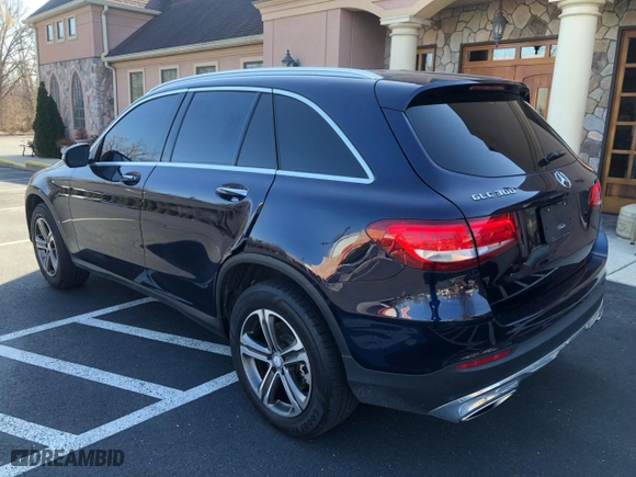 2017 Mercedes-Benz GLC with VIN WDC0G4JB0HF186516, listed as a Copart auction lot 49427955 with 44,315 mi miles and Clean Title. Bid and sale history available at carsss.com. Image 2.