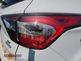 2017 Ford Escape SE z VIN 1FMCU0GD4HUB05330, wystawiony jako IAAI lot #42396863 z przebiegiem 66 420 mil mil oraz . Historia ofert i sprzedaży dostępna na DreamBid. Obrazek 42.