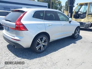 2020 Volvo XC60 Momentum z VIN YV4102DK8L1429104, wystawiony jako IAAI lot #42432652 z przebiegiem 35 429 mil mil oraz . Historia ofert i sprzedaży dostępna na DreamBid. Obrazek 4.