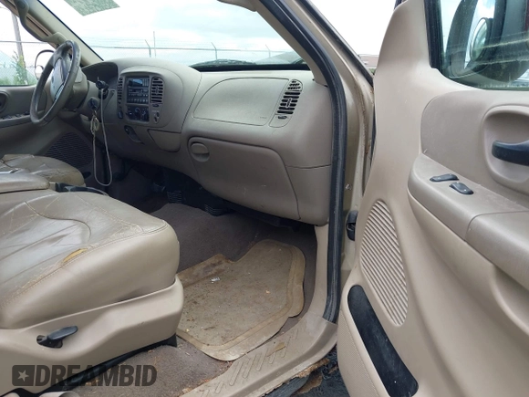 2000 Ford F-150 XL z VIN 2FTRX18L4YCA00725, wystawiony jako IAAI lot #42741630 z przebiegiem Nie podano mil oraz . Historia ofert i sprzedaży dostępna na DreamBid. Obrazek 5.