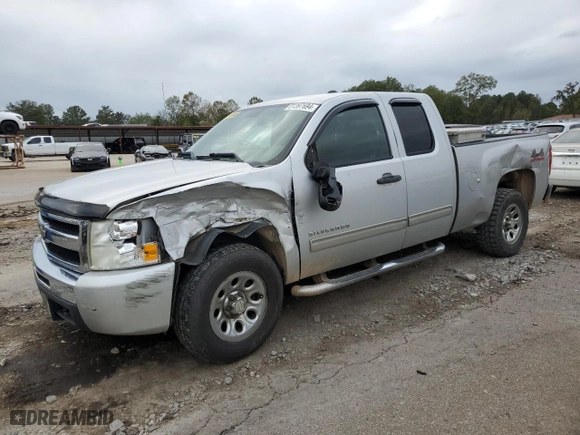 2011 Chevrolet Silverado 1500 LT with VIN 1GCRKSEAXBZ131336, listed as a Copart auction lot 81397694 with 212,090 mi miles and Salvage Title. Bid and sale history available at carsss.com. Image 1.
