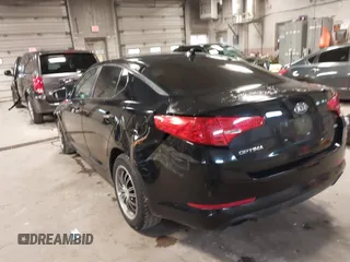 2013 Kia Optima LX z VIN 5XXGM4A73DG129537, wystawiony jako IAAI lot #41884394 z przebiegiem 164 353 mil mil oraz . Historia ofert i sprzedaży dostępna na DreamBid. Obrazek 3.