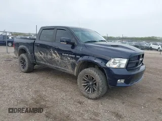 2012 Ram 1500 Sport с VIN 1C6RD7MT0CS285758, выставлен на аукционе IAAI как лот 42069918 с пробегом 116 424 миль миль и . История ставок и продаж доступна на DreamBid. Изображение 1.