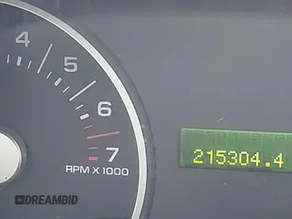 2008 Ford Explorer XLT with VIN 1FMEU73E98UB22902, listed as a IAAI auction lot 42050339 with 215,304 mi miles. Bid and sale history available at carsss.com. Image 7.