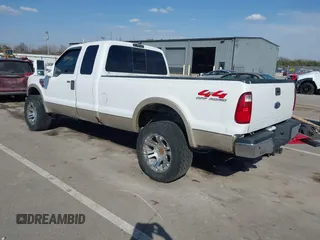 2008 Ford F-250 XL z VIN 1FTSX21RX8EB63847, wystawiony jako IAAI lot #41794531 z przebiegiem 263 884 mil mil oraz . Historia ofert i sprzedaży dostępna na DreamBid. Obrazek 3.