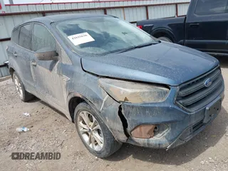 2018 Ford Escape S z VIN 1FMCU0F7XJUB68563, wystawiony jako IAAI lot #42625636 z przebiegiem 123 412 mil mil oraz . Historia ofert i sprzedaży dostępna na DreamBid. Obrazek 1.