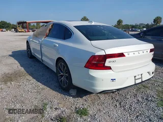 2018 Volvo S90 Momentum z VIN LVY992MK6JP031811, wystawiony jako IAAI lot #42301680 z przebiegiem Nie podano mil oraz . Historia ofert i sprzedaży dostępna na DreamBid. Obrazek 3.