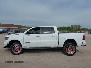 2019 Ram 1500 Big Horn z VIN 1C6SRFFT6KN660091, wystawiony jako IAAI lot #42336804 z przebiegiem 59 162 mil mil oraz . Historia ofert i sprzedaży dostępna na DreamBid. Obrazek 14.