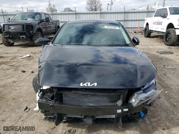 2025 Kia K4 LXS with VIN 3KPFT4DE2SE030447, listed as a Copart auction lot 43762505 with 6,352 mi miles and Salvage Title. Bid and sale history available at carsss.com. Image 5.