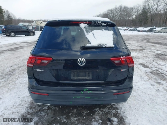 2019 Volkswagen Tiguan S with VIN 3VV0B7AX9KM047642, listed as a IAAI auction lot 41523269 with 61,221 mi miles. Bid and sale history available at carsss.com. Image 17.