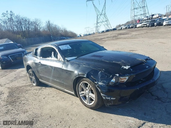 2010 Ford Mustang V6 with VIN 1ZVBP8AN1A5146809, listed as a IAAI auction lot 38354821 with 183,044 mi miles. Bid and sale history available at carsss.com. Image 1.