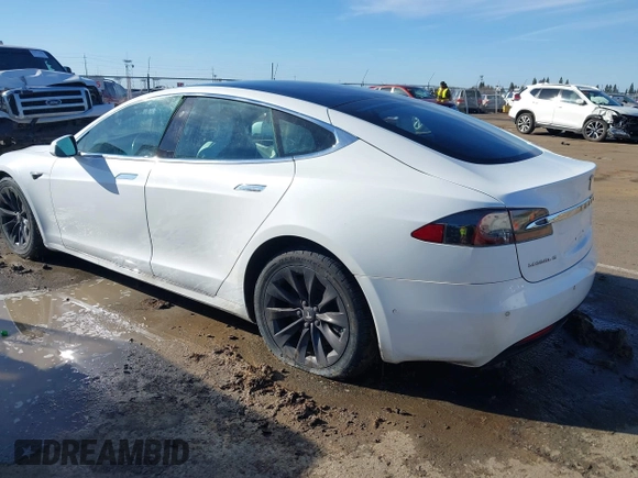 2018 Tesla Model S 75D z VIN 5YJSA1E29JF276329, wystawiony jako IAAI lot #41673653 z przebiegiem Nie podano mil oraz . Historia ofert i sprzedaży dostępna na DreamBid. Obrazek 3.