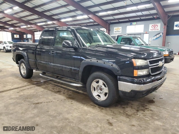 2006 Chevrolet Silverado 1500 LT2 with VIN 2GCEK19B961320781, listed as a Copart auction lot 49303225 with 116,435 mi miles and Clean Title. Bid and sale history available at carsss.com. Image 4.