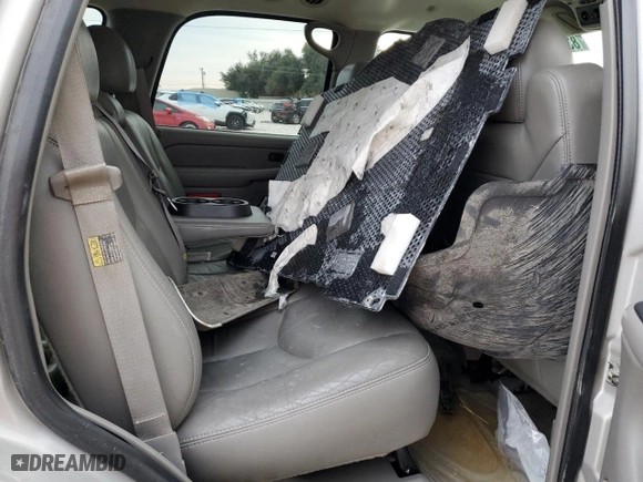 2004 GMC Yukon SLT with VIN 1GKEC13Z54R221001, listed as a Copart auction lot 83021004 with 0 mi miles and Salvage Title. Bid and sale history available at carsss.com. Image 12.
