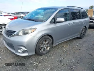 2011 Toyota Sienna SE with VIN 5TDXK3DC3BS049935, listed as a IAAI auction lot 41539665 with 269,130 mi miles. Bid and sale history available at carsss.com. Image 22.