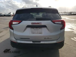 2022 GMC Terrain SLE z VIN 3GKALMEV9NL253730, wystawiony jako Copart lot #45146535 z przebiegiem Nie podano mil oraz Szkoda całkowita • Salvage title. Historia ofert i sprzedaży dostępna na DreamBid. Obrazek 6.