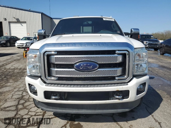 2014 Ford F-250 XL z VIN 1FT7W2B69EEB61564, wystawiony jako Copart lot #52742675 z przebiegiem 177 379 mil mil oraz Nie do naprawy • Non repairable. Historia ofert i sprzedaży dostępna na DreamBid. Obrazek 5.