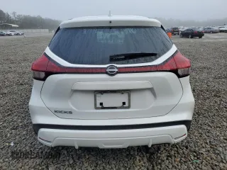 2024 Nissan Kicks S with VIN 3N1CP5BV1RL584510, listed as a Copart auction lot 43839965 with 6,468 mi miles and Salvage Title. Bid and sale history available at carsss.com. Image 6.