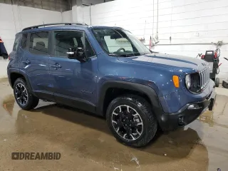 2023 Jeep Renegade Latitude z VIN ZACNJDB12PPP41283, wystawiony jako Copart lot #46307735 z przebiegiem 16 918 mil mil oraz Szkoda całkowita • Salvage title. Historia ofert i sprzedaży dostępna na DreamBid. Obrazek 4.