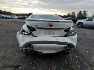 2018 Nissan Altima 2.5 SL with VIN 1N4AL3AP8JC146113, listed as a Copart auction lot 82485584 with 121,810 mi miles and Salvage Title. Bid and sale history available at carsss.com. Image 6.