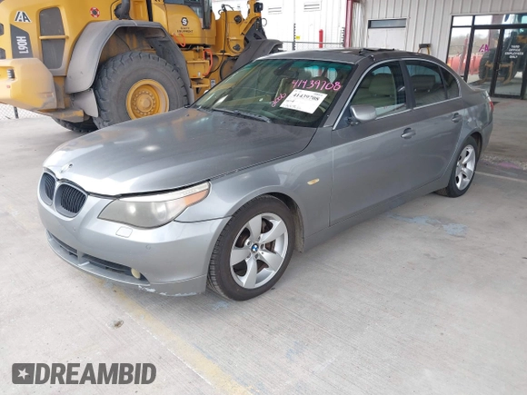 2006 BMW 5 Series 525i with VIN WBANE53596B992242, listed as a IAAI auction lot 41439708 with 176,575 mi miles and . Bid and sale history available at carsss.com. Image 2.