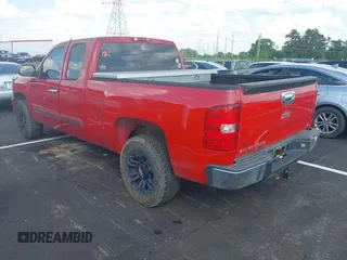 2008 Chevrolet Silverado 1500 1LT with VIN 2GCEC19J081256556, listed as a IAAI auction lot 42132995 with 178,937 mi miles and . Bid and sale history available at DreamBid. Image 3.