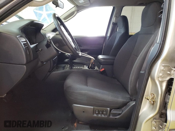 2004 Jeep Grand Cherokee Laredo z VIN 1J4GW48S24C327184, wystawiony jako Copart lot #53702515 z przebiegiem 151 411 mil mil oraz Czysty tytuł • Clean title. Historia ofert i sprzedaży dostępna na DreamBid. Obrazek 7.