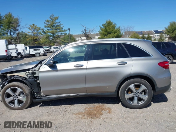 2019 Mercedes-Benz GLC 300 z VIN WDC0G4KB1KV128569, wystawiony jako IAAI lot #41822156 z przebiegiem 60 144 mil mil oraz . Historia ofert i sprzedaży dostępna na DreamBid. Obrazek 14.