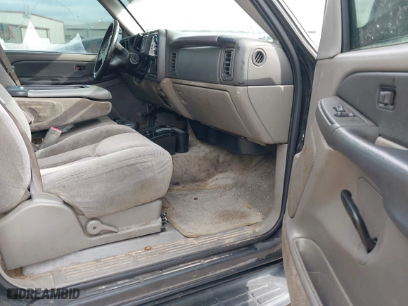 2003 Chevrolet Tahoe LT with VIN 1GNEC13Z83R264751, listed as a IAAI auction lot 41898933 with 300,977 mi miles. Bid and sale history available at carsss.com. Image 5.