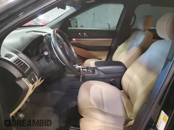 2017 Ford Explorer z VIN 1FM5K8B89HGC80470, wystawiony jako Copart lot #54629375 z przebiegiem 112 211 mil mil oraz Szkoda całkowita • Salvage title. Historia ofert i sprzedaży dostępna na DreamBid. Obrazek 7.