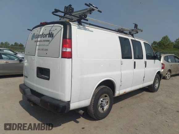 2017 Chevrolet Express Cargo with VIN 1GCWGAFF9H1172928, listed as a IAAI auction lot 42406058 with 190,885 mi miles and . Bid and sale history available at DreamBid. Image 4.