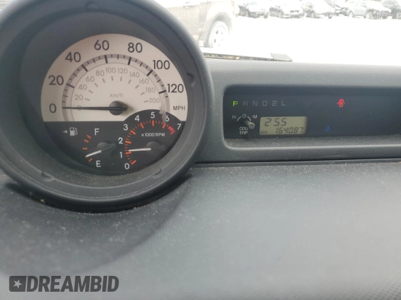 2006 Scion xB z VIN JTLKT324564116303, wystawiony jako Copart lot #54587965 z przebiegiem 164 087 mil mil oraz Szkoda całkowita • Salvage title. Historia ofert i sprzedaży dostępna na DreamBid. Obrazek 9.