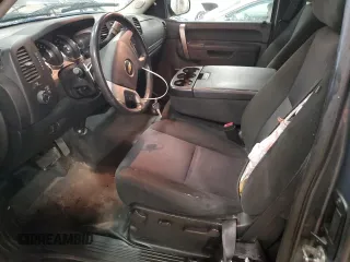 2011 Chevrolet Silverado 1500 LT with VIN 1GCRKSE37BZ329504, listed as a Copart auction lot 52870695 with 197,555 mi miles and Clean Title. Bid and sale history available at DreamBid. Image 7.