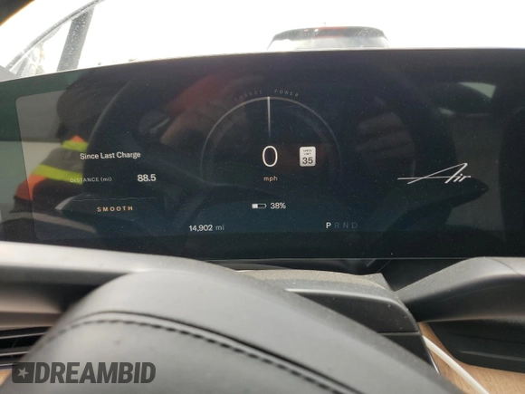 2022 Lucid Air Grand Touring z VIN 50EA1GBA6NA002123, wystawiony jako Copart lot #54435935 z przebiegiem 14 902 mil mil oraz Szkody całkowita. Historia ofert i sprzedaży dostępna na DreamBid. Obrazek 9.