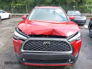 2022 Toyota Corolla Cross XLE z VIN 7MUEAABG0NV030757, wystawiony jako IAAI lot #42597979 z przebiegiem 20 172 mil mil oraz . Historia ofert i sprzedaży dostępna na DreamBid. Obrazek 12.