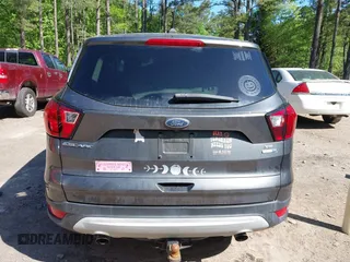 2019 Ford Escape SE z VIN 1FMCU9GD7KUB23316, wystawiony jako IAAI lot #42138654 z przebiegiem 145 857 mil mil oraz . Historia ofert i sprzedaży dostępna na DreamBid. Obrazek 16.