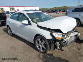 2012 Volvo S60 T5 with VIN YV1622FS6C2053118, listed as a IAAI auction lot 41934340 with 156,375 mi miles. Bid and sale history available at carsss.com. Image 1.