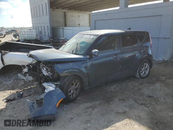 2020 Kia Soul LX with VIN KNDJ23AU5L7091764, listed as a Copart auction lot 44411505 with 0 mi miles and Non Repairable. Bid and sale history available at carsss.com. Image 1.