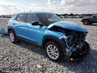 2025 Chevrolet TrailBlazer LS with VIN KL79MMSP2SB134493, listed as a Copart auction lot 53882175 with 2,451 mi miles and Salvage Title. Bid and sale history available at carsss.com. Image 4.