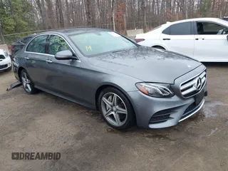 2017 Mercedes-Benz E 300 Luxury z VIN WDDZF4KB9HA082060, wystawiony jako IAAI lot #41776706 z przebiegiem 79 565 mil mil oraz . Historia ofert i sprzedaży dostępna na DreamBid. Obrazek 1.