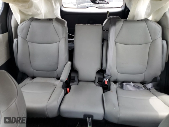 2022 Toyota Sienna XLE z VIN 5TDJRKEC3NS128049, wystawiony jako Copart lot #57020625 z przebiegiem Nie podano mil oraz Szkoda całkowita • Salvage title. Historia ofert i sprzedaży dostępna na DreamBid. Obrazek 10.