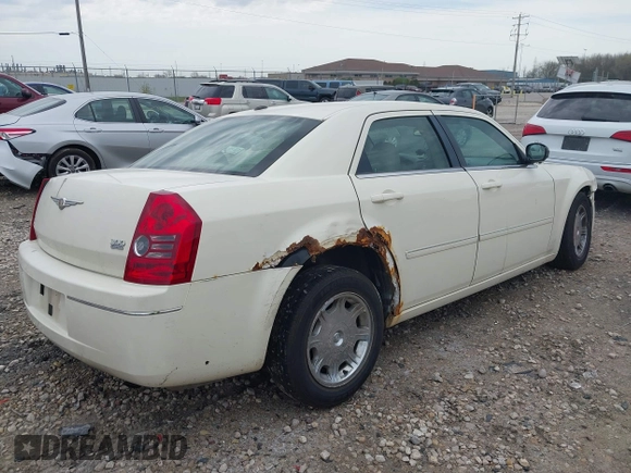 2006 Chrysler 300 Touring with VIN 2C3KA53G16H520826, listed as a IAAI auction lot 42204727 with 247,771 mi miles and . Bid and sale history available at carsss.com. Image 4.