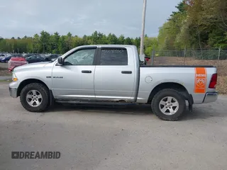2009 Dodge 1500 SLT z VIN 1D3HV13T59S761955, wystawiony jako IAAI lot #42278950 z przebiegiem 139 017 mil mil oraz . Historia ofert i sprzedaży dostępna na DreamBid. Obrazek 14.