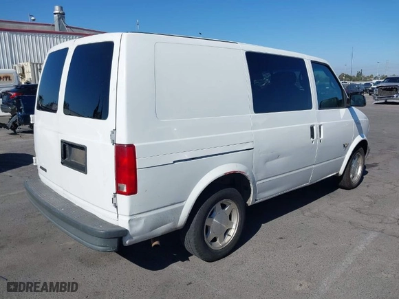 2004 Chevrolet Astro Cargo Van with VIN 1GCDM19X14B104664, listed as a IAAI auction lot 40177716 with NaN miles. Bid and sale history available at carsss.com. Image 4.