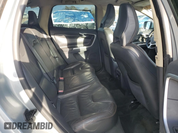 2011 Volvo XC60 3.0T с VIN YV4902DZ3B2154573, выставлен на аукционе Copart как лот 56220245 с пробегом 154 356 миль миль и На запчасти • Non repairable. История ставок и продаж доступна на DreamBid. Изображение 12.