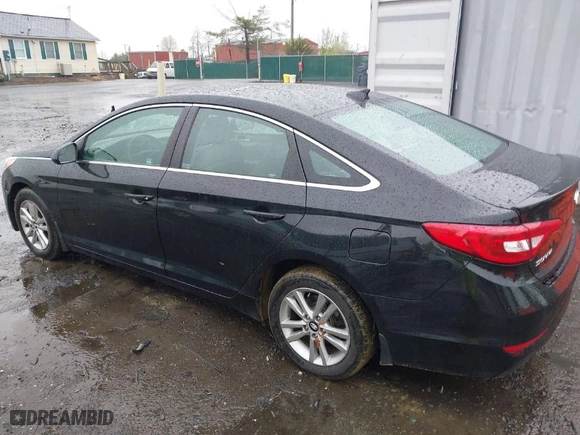2015 Hyundai Sonata 2.4L SE with VIN 5NPE24AF4FH216200, listed as a IAAI auction lot 41994923 with 117,700 mi miles. Bid and sale history available at carsss.com. Image 3.